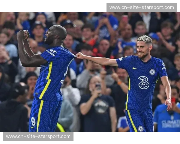 王者对决：切尔西与女王巡游的绿茵史诗